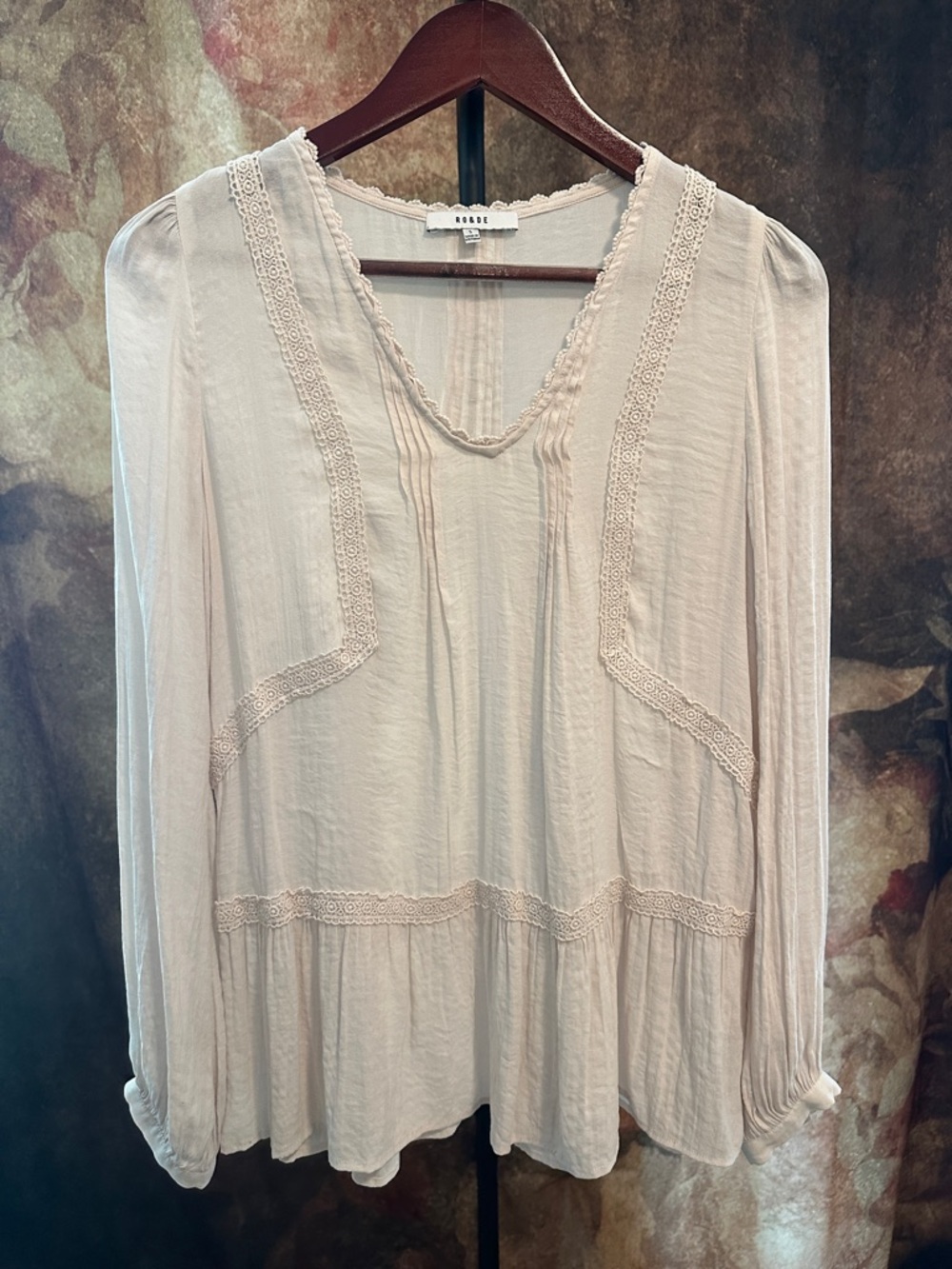 Ro & De Blush Lace-Trim Peasant Blouse